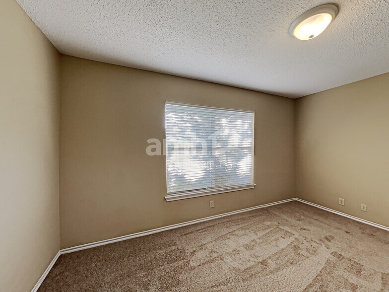 Building Photo - 10542 Westfield Pl