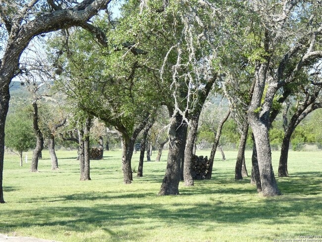 Building Photo - 234 Mill Dam Rd