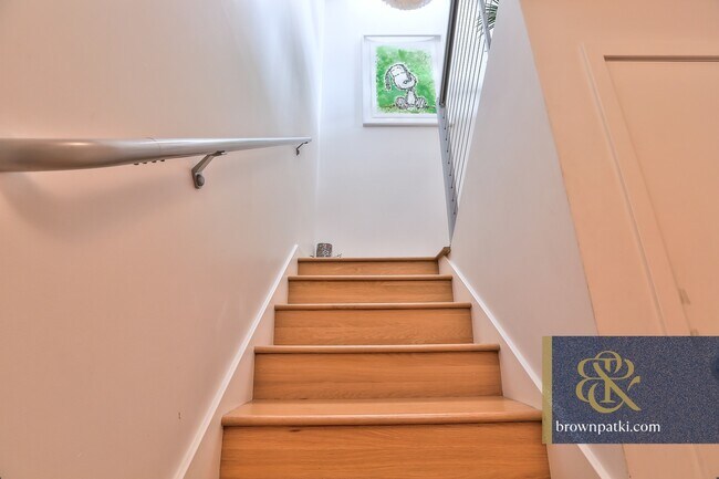 Building Photo - 3190 Scott St