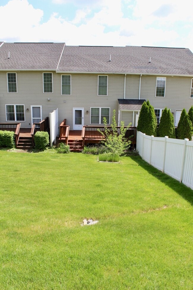 Building Photo - 1925 Buttonwood Ct