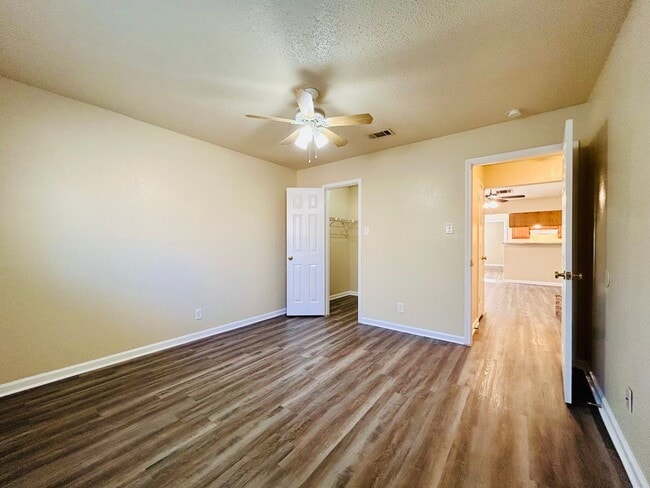 Building Photo - 9219 Kempler Dr