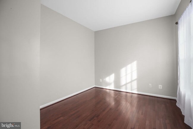 Primary Photo - 71 Bismark Dr