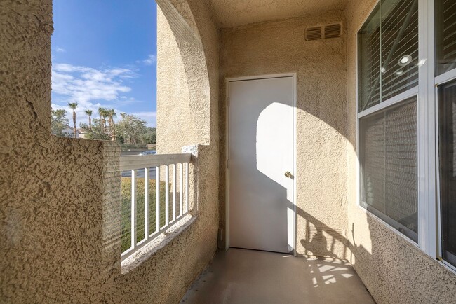 Building Photo - GREAT 2 BEDROOM CONDO IN THE SW - GATED CO...