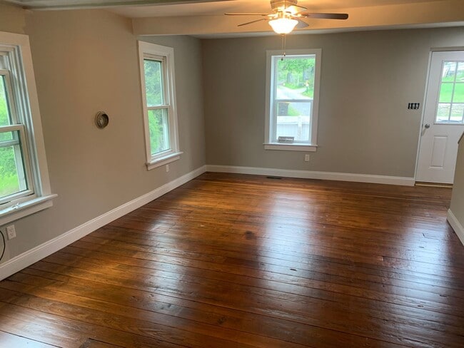 Building Photo - 9050 Easton Rd