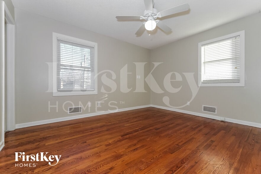 Building Photo - 8906 W 93rd St