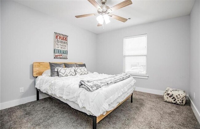 Building Photo - 43 Allendale Dr