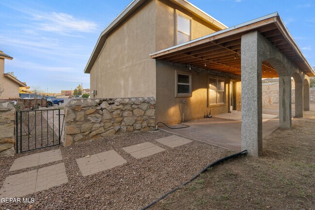 Building Photo - 3329 Tierra Sara Ln