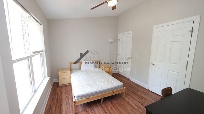 Building Photo - 929 Morreene Rd