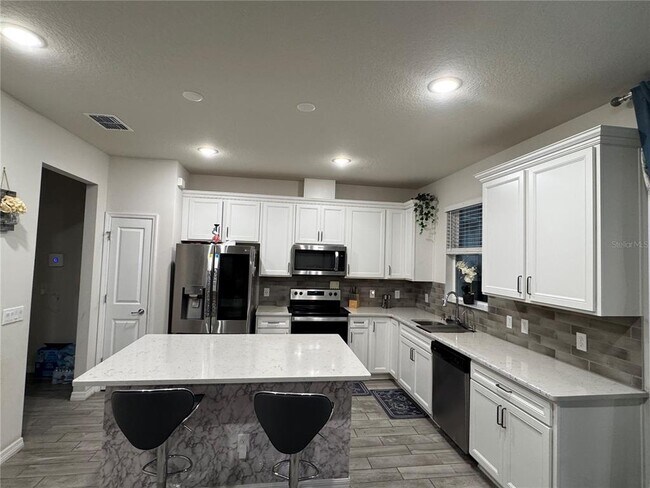 Building Photo - 4028 Diamond Dew Ln