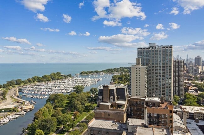 Building Photo - 3550 N Lake Shore Dr