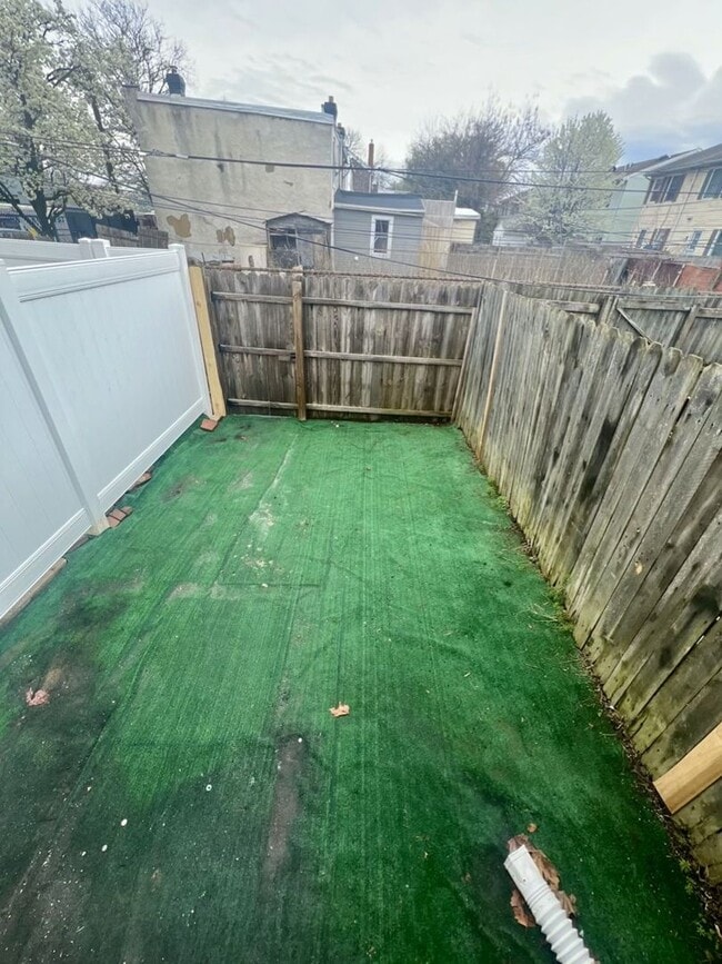 Building Photo - Newly Renovated 4BR/1BA in Wilmington - No...