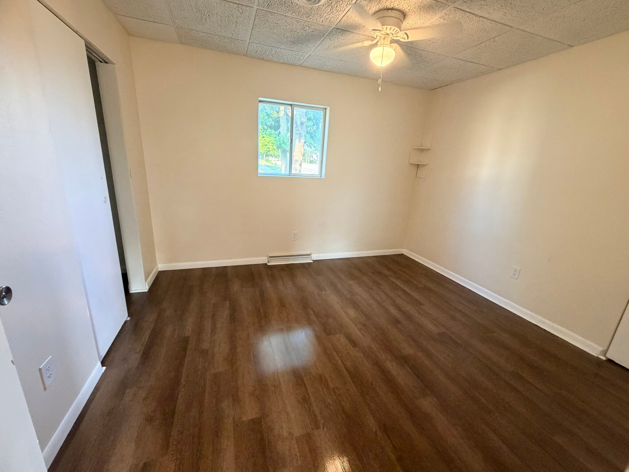Bed 1 - 330 Bessemer Ave