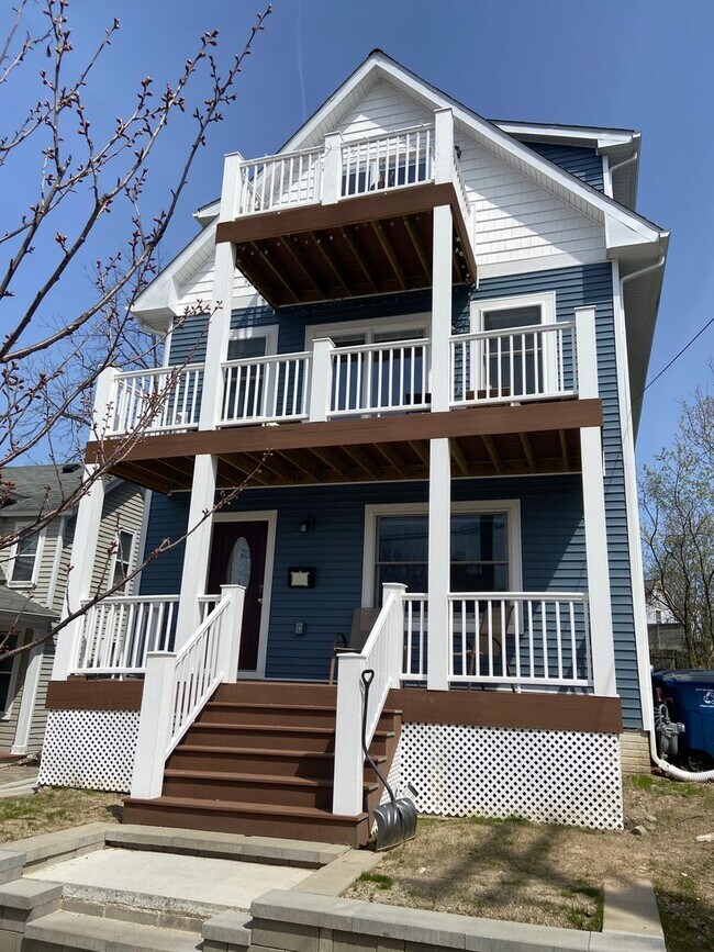 Building Photo - 518 N Fifth