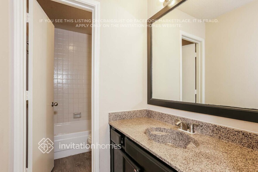 Building Photo - 2665 Claremont Dr