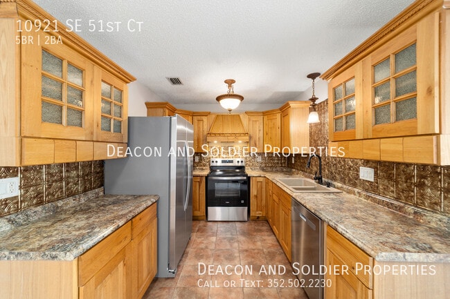 Building Photo - 10921 SE 51st Ct