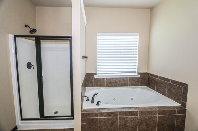 Building Photo - 1357 Highwoods Pass
