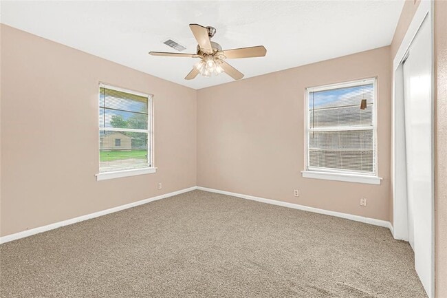 Building Photo - 702 Alta Vista Dr