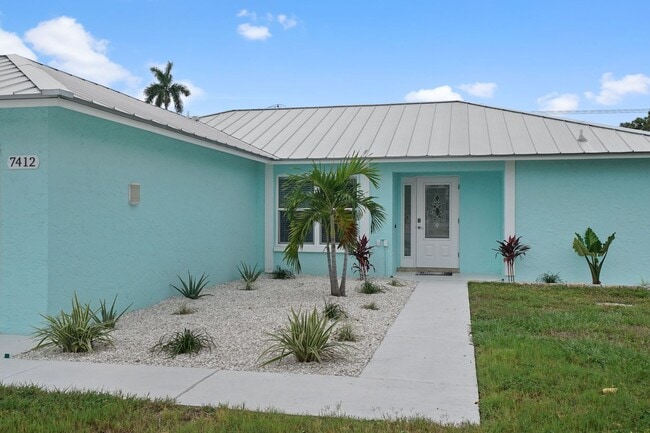 Building Photo - Perfect West Bradenton Location - 2 bedroom / 2 bathroom Home