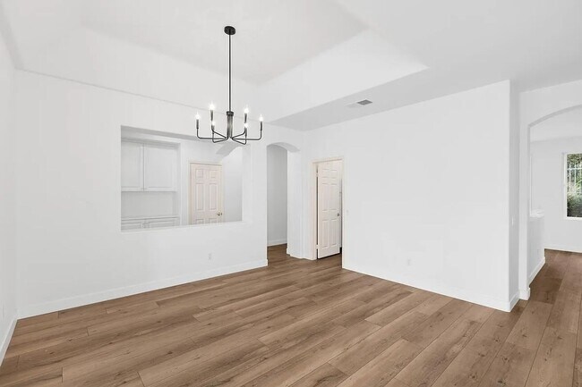 Building Photo - Don't miss out! Gated/Secured 3 br 2 ba home