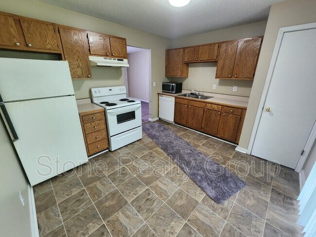 Building Photo - 2484 E Clayton Dr