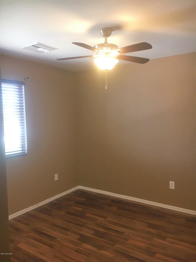 Building Photo - 5210 E Desert Straw Ln