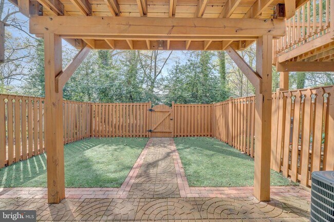 Building Photo - 7826 Mt Woodley Pl