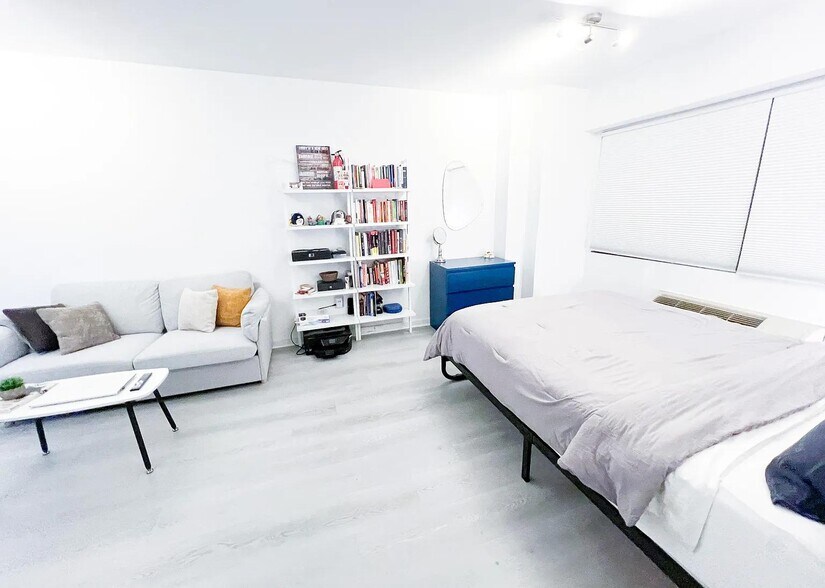 Building Photo - 2141 I St NW