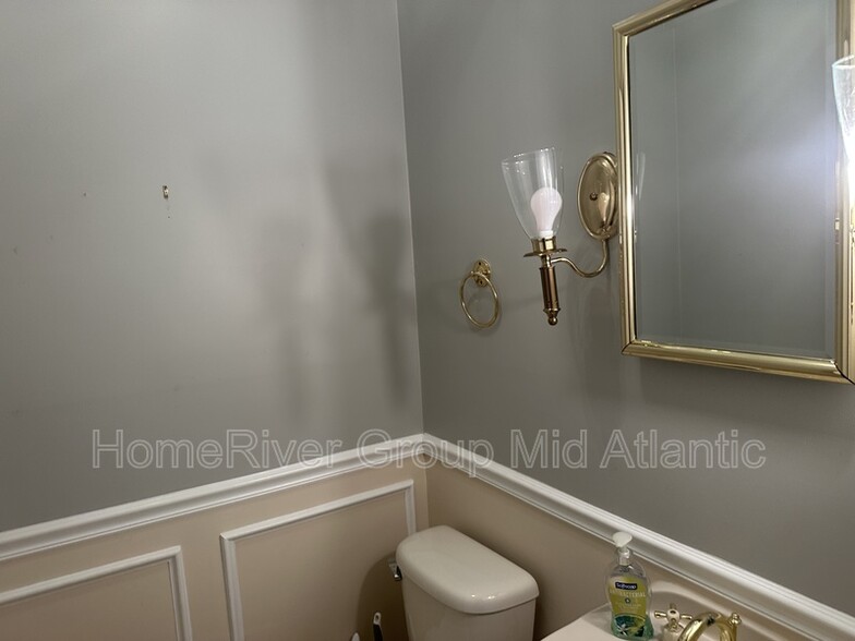 Building Photo - 8308 Holly Haven Ln