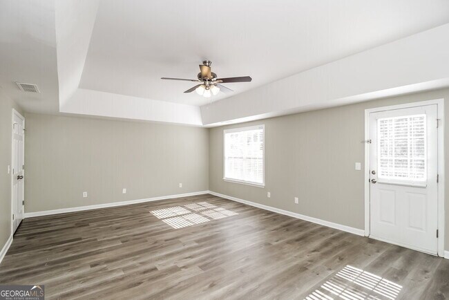 Building Photo - 33 Clearview Dr