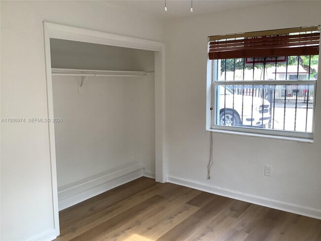 Building Photo - 420 NW 11th Ave