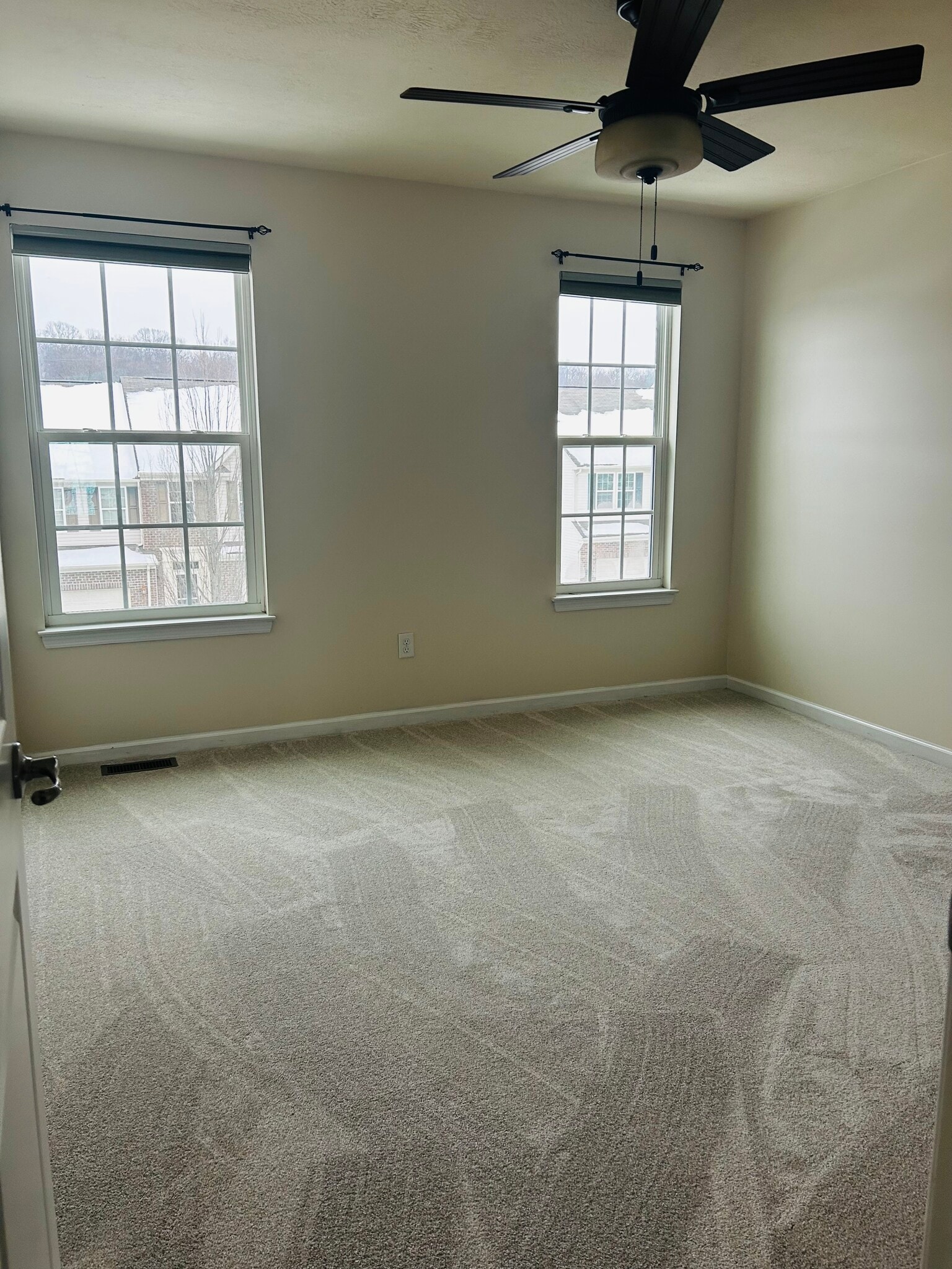 second bedroom - 240 Broadstone Dr