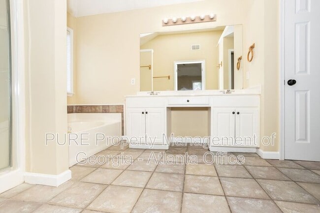 Building Photo - 2944 Monrovia Trail