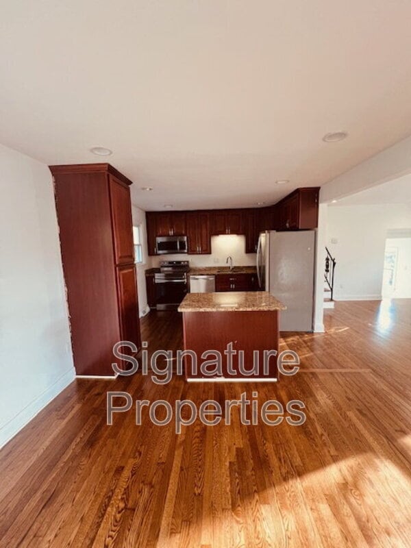 Building Photo - 936 Weaver Ave