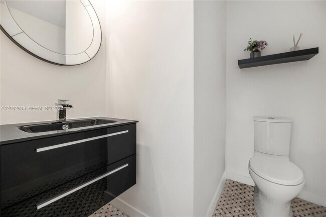 Building Photo - 60 SW 13th St