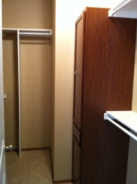 Building Photo - 4350 Glenwood #C