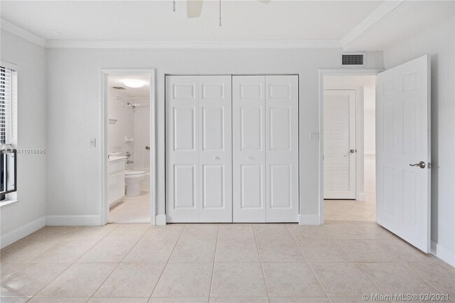 Building Photo - 6901 Edgewater Dr