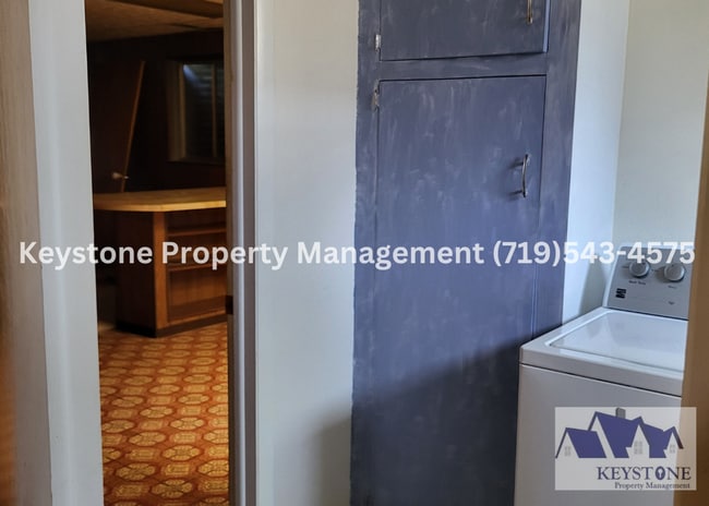 Building Photo - Pet Friendly! Sunset Park Rancher 3 Bedroo...