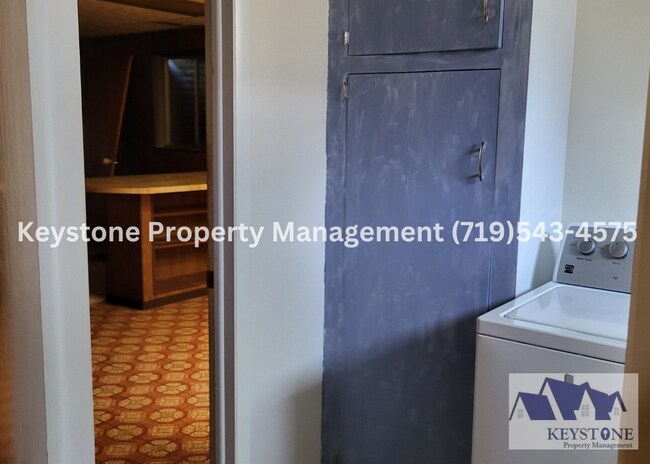 Building Photo - Sunset Park Rancher 3 Bedrooms/3 Bathrooms...