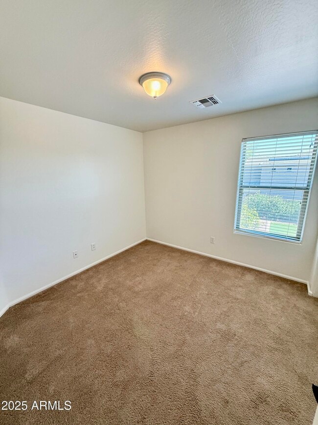 Building Photo - 40812 W Thornberry Ln