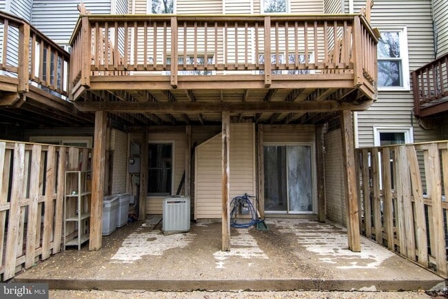 Building Photo - 7222 Lensfield Ct