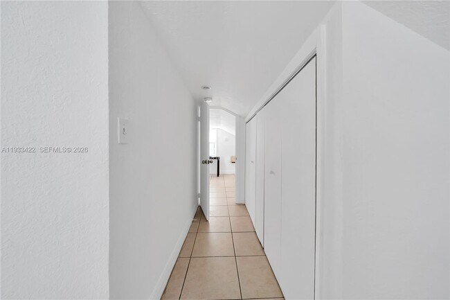 Building Photo - 2731 SW 24th St