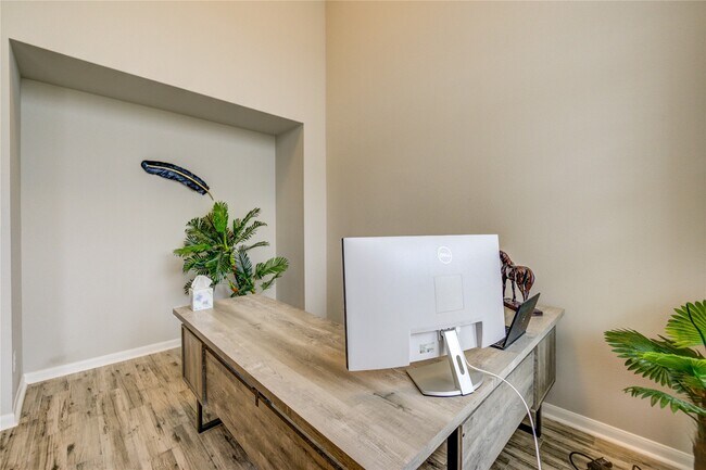 Building Photo - 2727 Camellia Ave