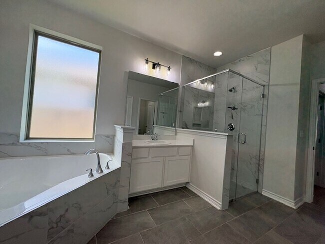 Building Photo - GORGEOUS NEWER HOME NEAR OSO BAY PRESERVE - MILITARY SPECIAL!