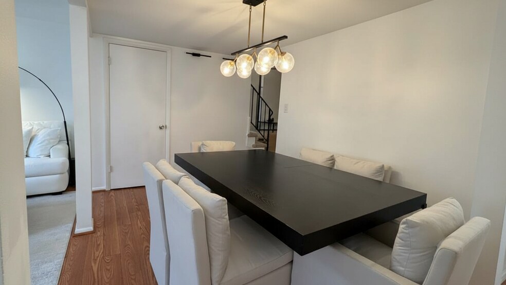 Building Photo - 16031 Dorset Rd