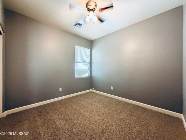 Building Photo - 9859 N Crook Ln
