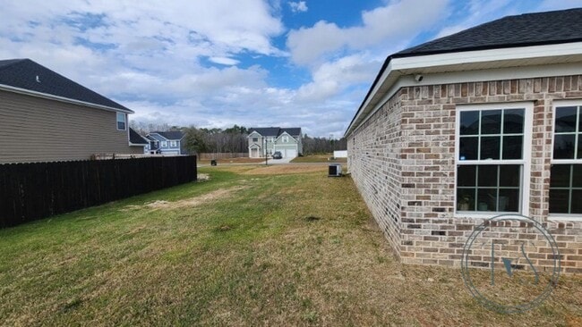 Building Photo - SPRING MOVE-IN SPECIAL AND RATE DROP ALERT...