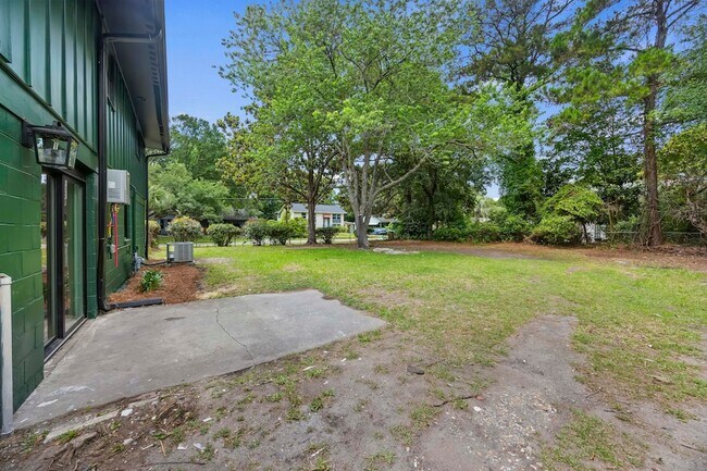 Building Photo - 1411 Westway Dr