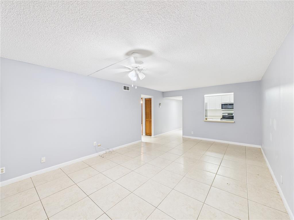 Building Photo - 4113 NW 88th Ave
