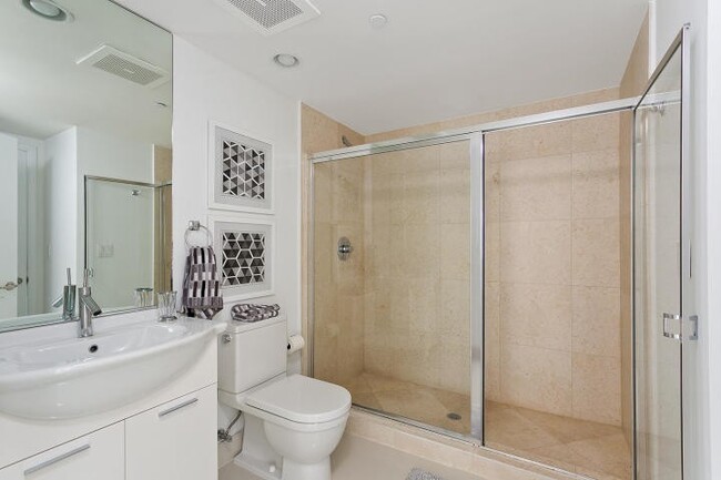 Building Photo - Icon Brickell Unit 4010