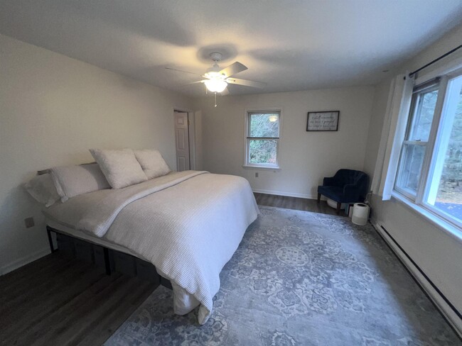 Building Photo - 33 Harbor Way